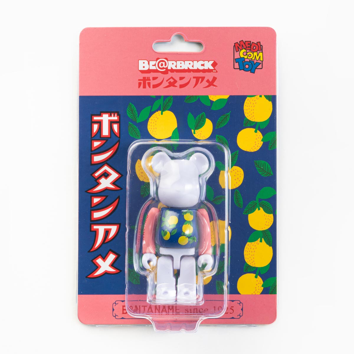 BE@RBRICK ボンタンアメ 100%、レトロな菓子箱をまとった南国白くま